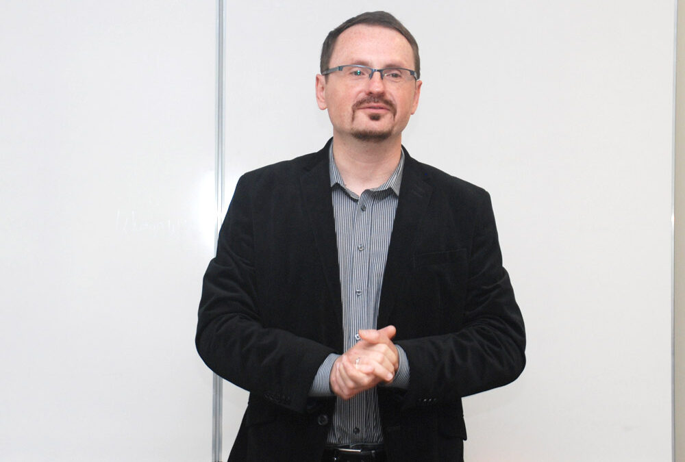 Bildungsgangleiter Norbert Cnota erinnerte an die Notwendigkeit lebenslangen Lernens.