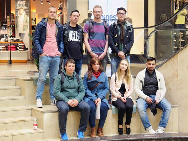 Gruppenbild mit Absolventen