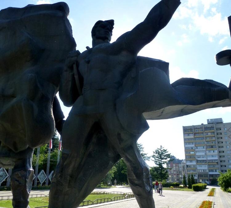 RWB Essen – Studienfahrt nach Russland – Skulptur aus sozialistischer Zeit in Bor
