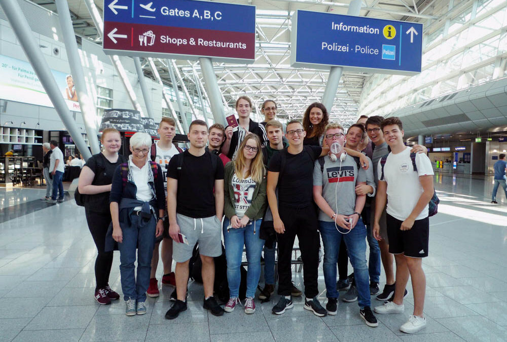 RWB Essen – Studienfahrt nach Russland – Vor dem Hinflug im Düsseldorfer Flughafen