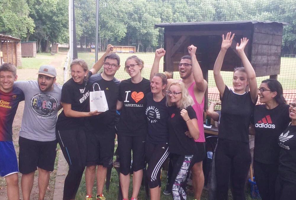 RWB Essen – Baseballturnier 2017 – Gruppenfoto der Teilnehmerinnen und Teilnehmer