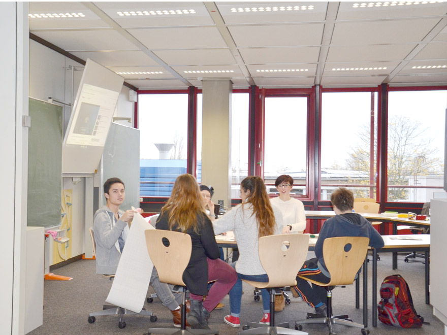 RWB Essen – Gl-Projekttag der 13er – Arbeitsgruppe Kleidung