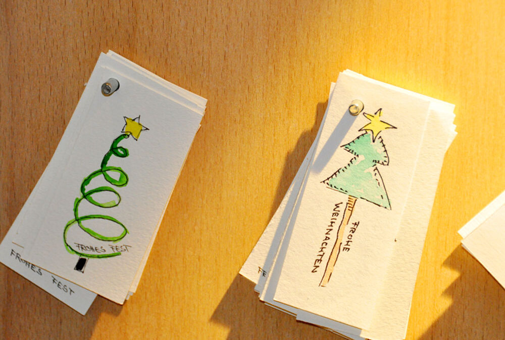 RWB Essen – Weihnachtsmarkt 2017 – Geschenkanhänger am Verkaufsstand für Papierarbeiten