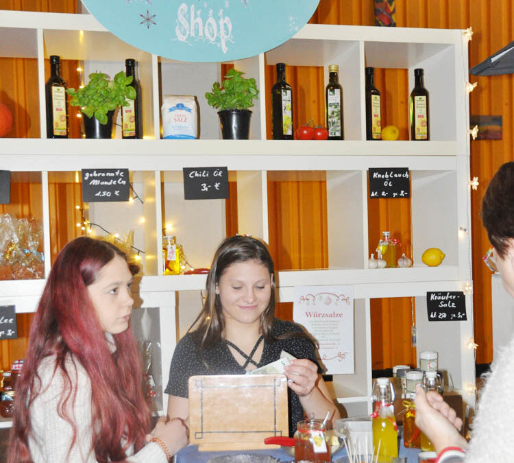 RWB Essen – Weihnachtsmarkt 2017 – Verkaufsstand für Süßes und Saures