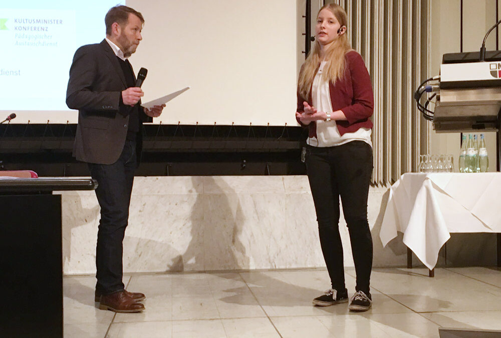 RWB Essen – Impulstagung Erasmus+ Deutschland – Cindy wird von Gernot Stiwitz interviewt.