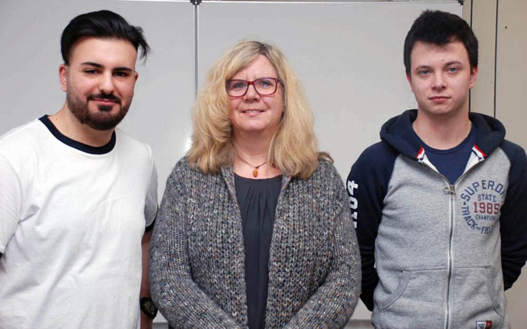 Die Absolventen der 2-jährigen Metallberufe mit ihrer Klassenlehrerin