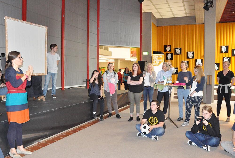 RWB Essen – Kunstprojekt „Alles Theater“ – Ausstellungseröffnung im Pädagogischem Zentrum
