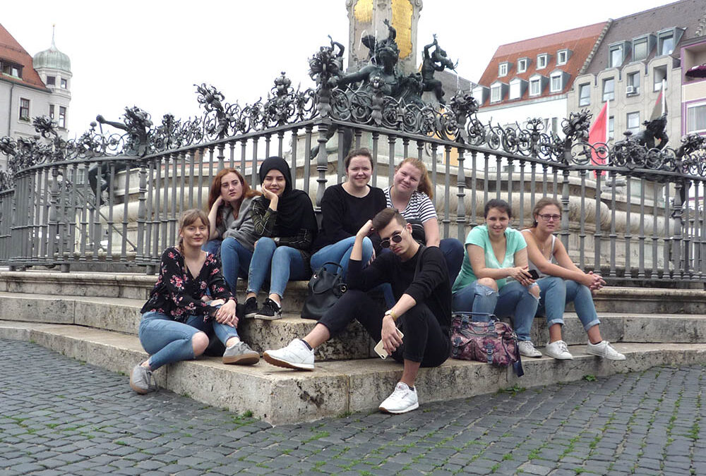 RWB Essen – Studienfahrt nach Augsburg – Gruppenfoto vor dem Augustusbrunnen