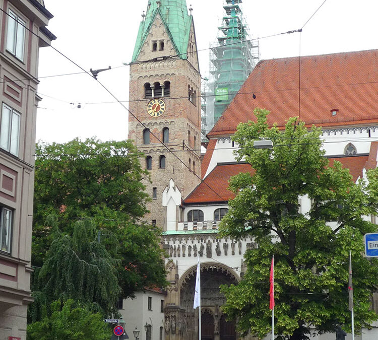 RWB Essen – Studienfahrt nach Augsburg – Um den Augsburger Dom ranken sich viele Geschichten.