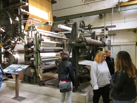 RWB Essen - Besuch im Papiermuseum - Papierherstellung