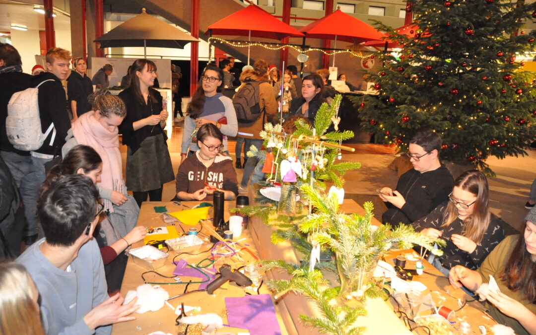 RWB Essen – Weihnachtsmarkt 2018 – Es wurde eifrig gebastelt.