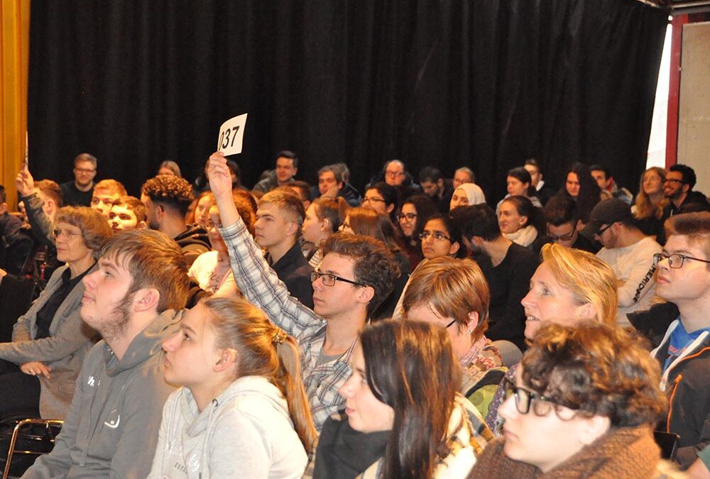 RWB Essen – Kunstauktion 2018 – Es wurde fleißig geboten.