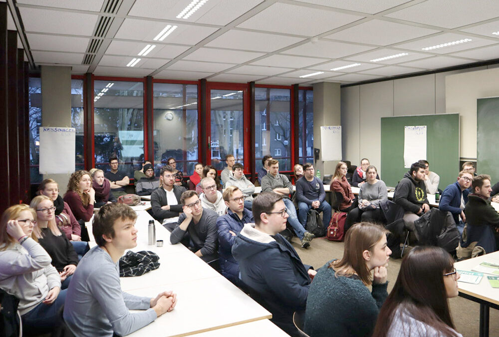 RWB Essen – GL-Projekttag 13er Klassen – Zuschauerinnen und Zuschauer bei den Präsentationen