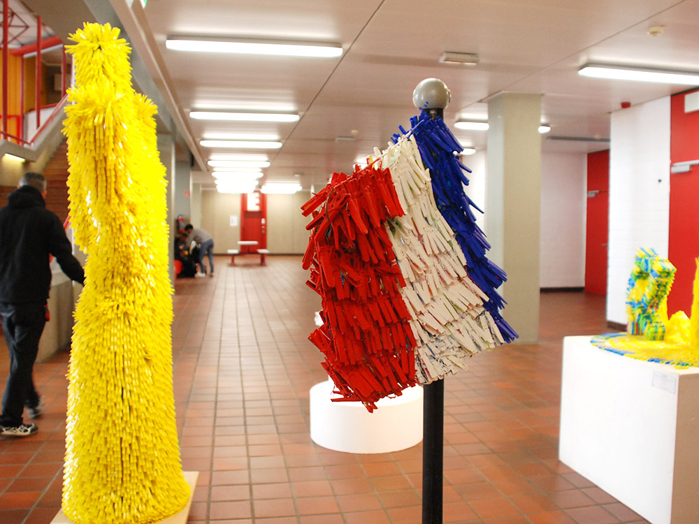 RWB Essen - Ausstellung im Foyer - Die Wäscheklammer als Kunstobjekt